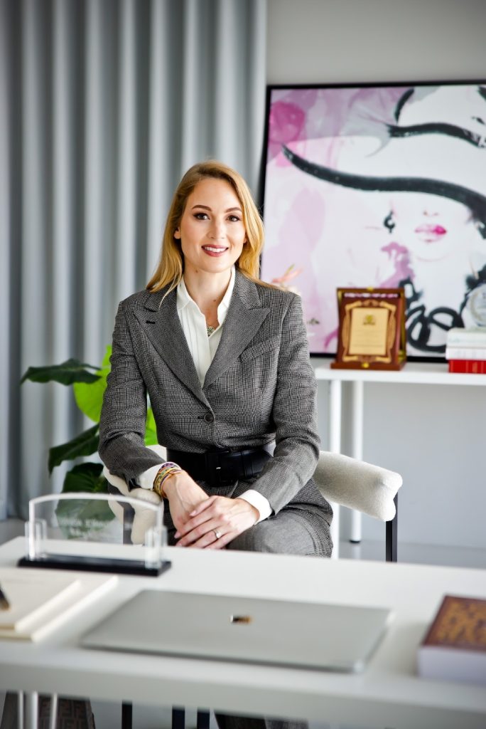 Emotional Intelligence and Etiquette in CX: Taylor Elizabeth
